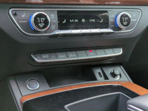 Used 2022 Audi Q5 2.0T Premium image 25