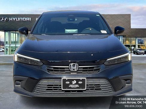 Used 2023 Honda Civic Sport image 3