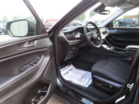 Used 2023 Jeep Grand Cherokee L Laredo w/ Luxury Tech Group I AWD/4WD image 16