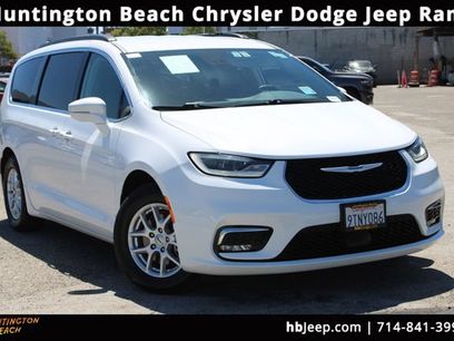 Used 2022 Chrysler Pacifica Touring-L