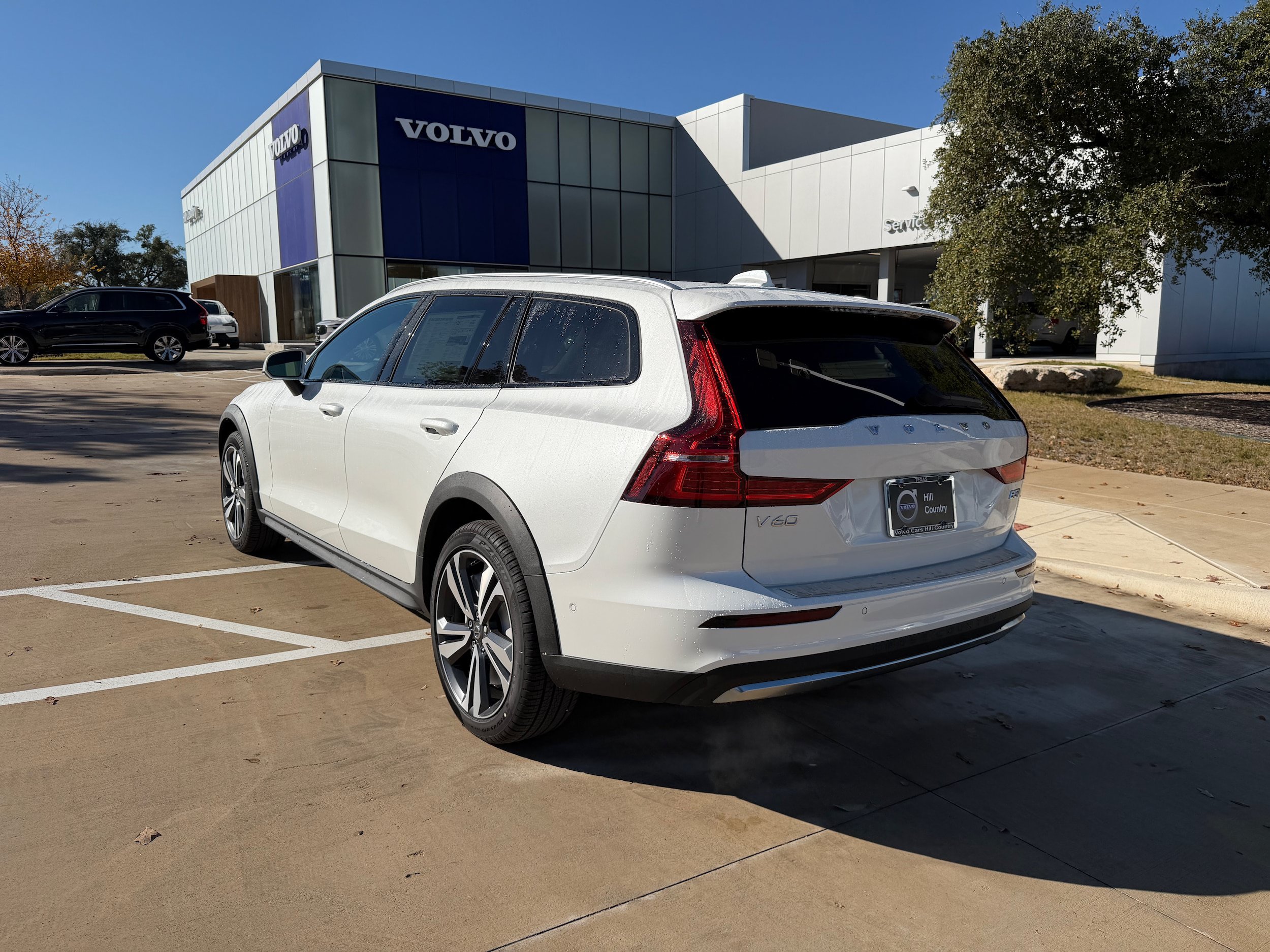 New 2026 Volvo V60 B5 Cross Country Plus w/ Protection Package Premier AWD/4WD image 4