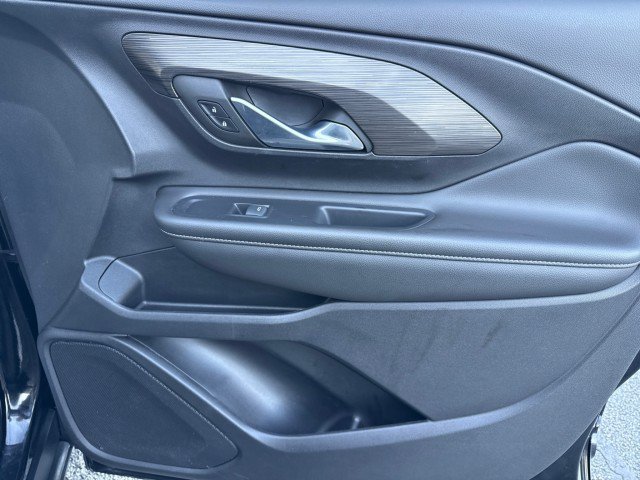 Used 2023 GMC Terrain SLT w/ Tech Package FWD image 33