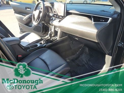 Certified 2024 Toyota Corolla Cross XLE image 24