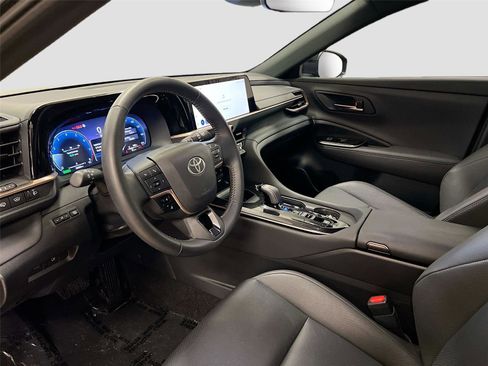 Used 2025 Toyota Crown Signia image 18