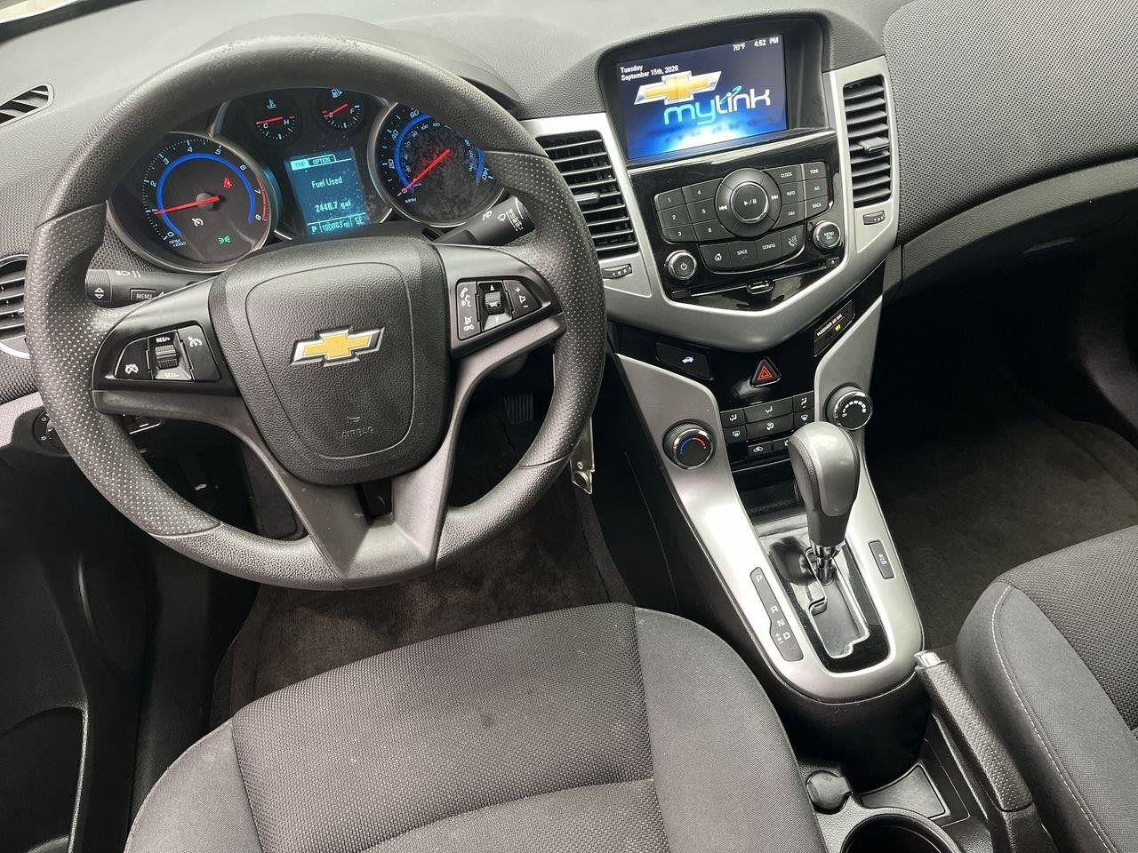 Used 2016 Chevrolet Cruze LT w/ Technology Package FWD image 11