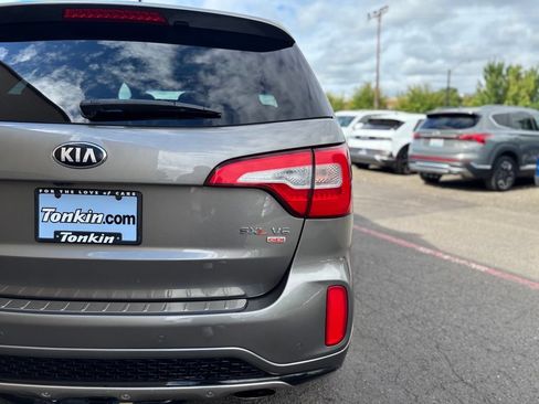 Used 2014 Kia Sorento SX w/ 3rd Row Package AWD/4WD image 6