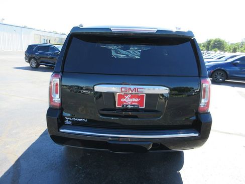 Used 2016 GMC Yukon Denali AWD/4WD image 5