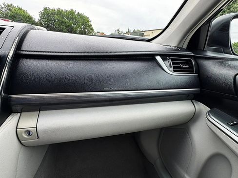 Used 2012 Toyota Camry LE image 32