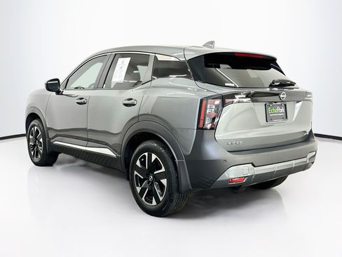 Used 2025 Nissan Kicks SV AWD/4WD image 5