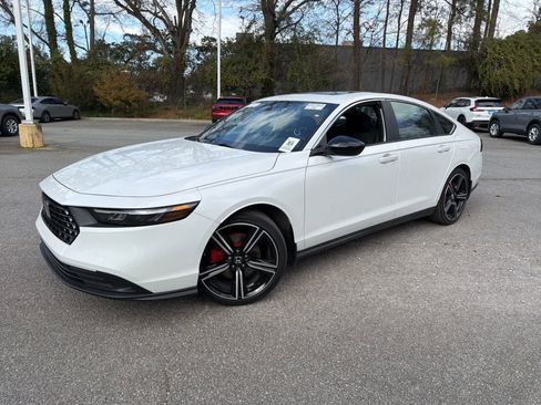 Used 2025 Honda Accord Sport image 5