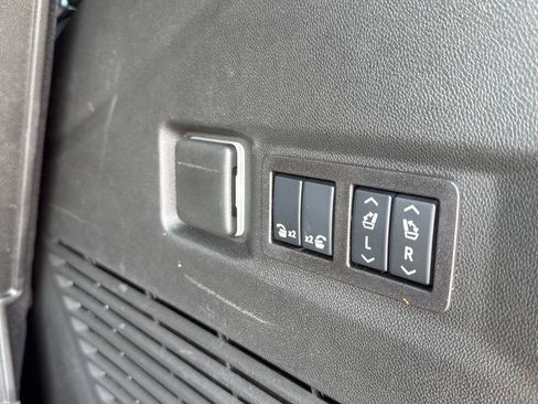 Used 2026 GMC Yukon AT4 w/ LPO, Floor Liner Package AWD/4WD image 32