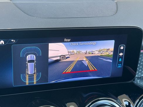 Certified 2024 Mercedes-Benz GLB 250 image 19