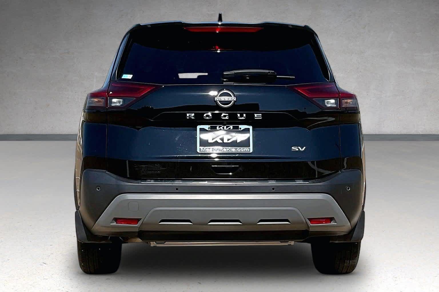 Used 2023 Nissan Rogue SV FWD image 5