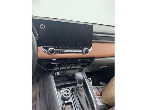 Used 2023 GMC Canyon AT4 w/ AT4 Premium Package AWD/4WD image 14
