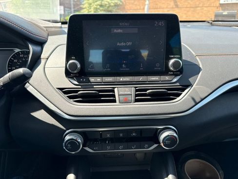 Used 2019 Nissan Altima 2.5 SR AWD/4WD image 14