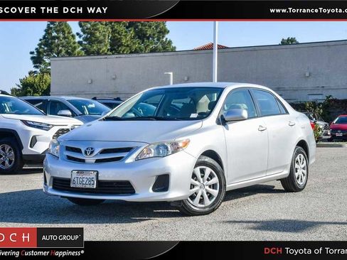 Used 2011 Toyota Corolla LE image 1