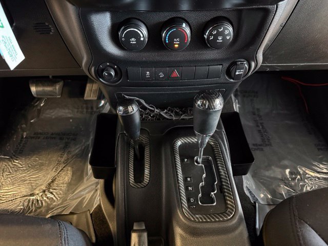 Used 2014 Jeep Wrangler Unlimited Sport w/ Quick Order Package 24S AWD/4WD image 17