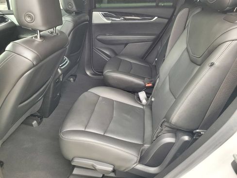 Used 2023 Cadillac XT6 Premium Luxury FWD image 11