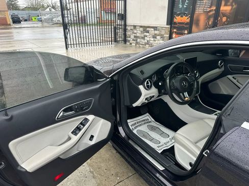 Used 2016 Mercedes-Benz CLA 250 4MATIC image 9