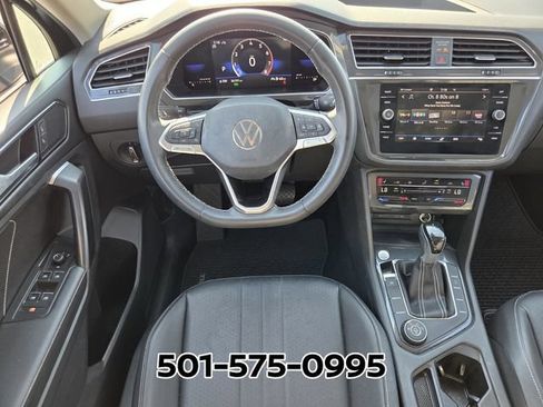 Used 2023 Volkswagen Tiguan SE AWD/4WD image 13