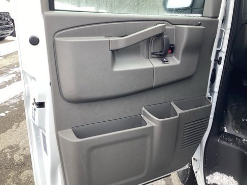 New 2025 Chevrolet Express 2500 Work Van image 19