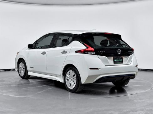 Used 2018 Nissan Leaf S image 2