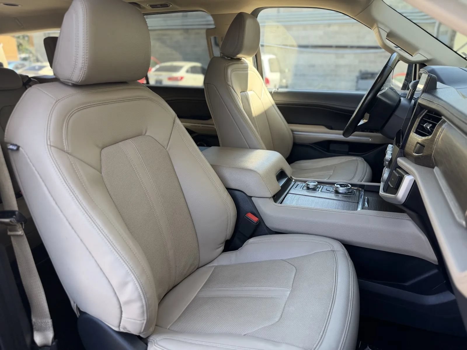 Used 2023 Ford Expedition Max Limited AWD/4WD image 23