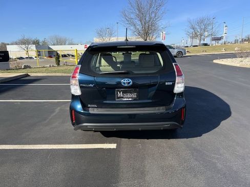 Used 2017 Toyota Prius V Five w/ Carpet Mat Package image 4