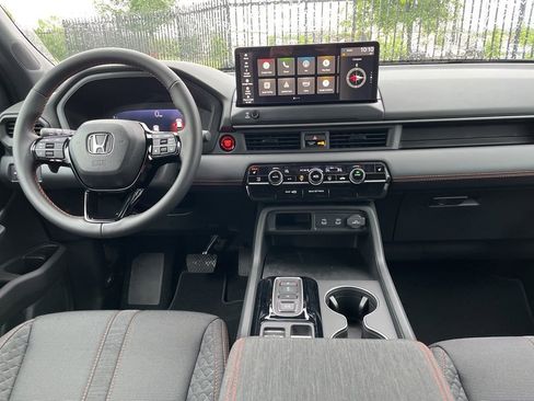 New 2026 Honda Pilot Sport image 8
