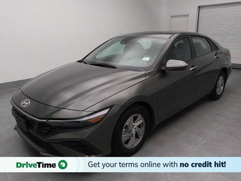 Used 2025 Hyundai Elantra SE FWD image 1