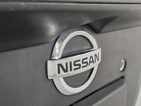 Used 2015 Nissan Frontier SV image 24