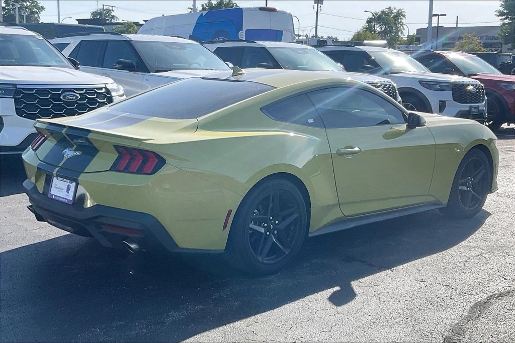 Used 2025 Ford Mustang Premium RWD image 12