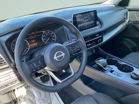 Used 2024 Nissan Rogue SV image 38