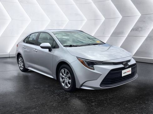 Used 2024 Toyota Corolla LE FWD image 1