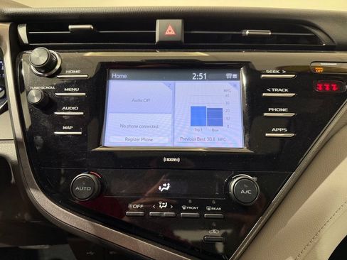 Used 2020 Toyota Camry SE FWD image 26