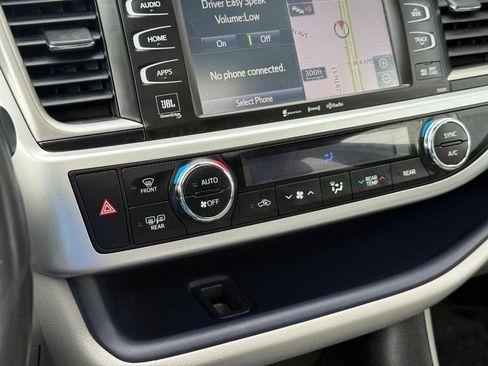 Used 2019 Toyota Highlander Limited image 30