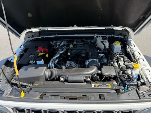 Used 2024 Jeep Gladiator Sport AWD/4WD image 29