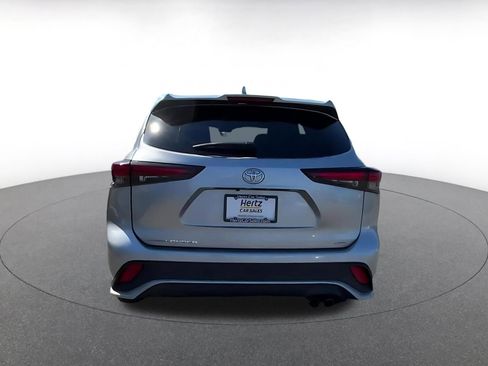 Used 2024 Toyota Highlander XSE image 11