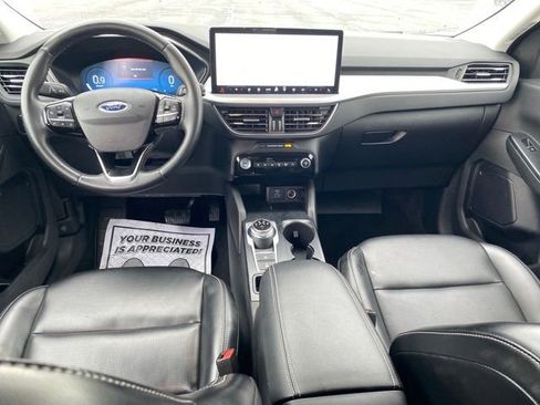 Used 2023 Ford Escape Platinum image 5