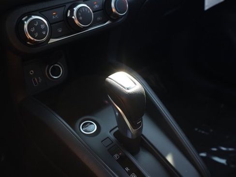 New 2025 Nissan Kicks Play S image 31