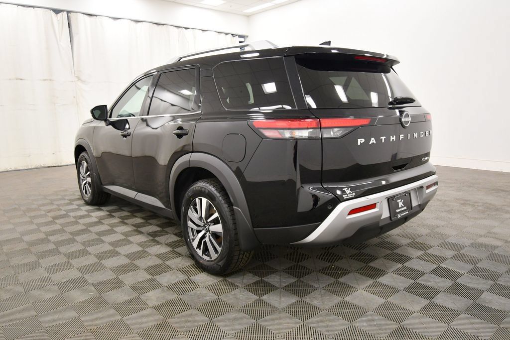 Used 2024 Nissan Pathfinder SL AWD/4WD image 5