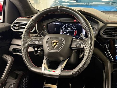 Used 2024 Lamborghini Urus S AWD/4WD image 13
