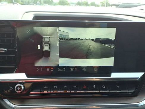 Used 2024 GMC Sierra 1500 SLT w/ SLT Premium Plus Package AWD/4WD image 14