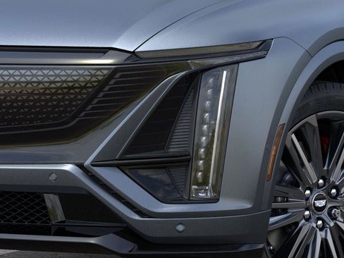 New 2026 Cadillac Lyriq V w/ LPO, Floor Liner Package AWD/4WD image 10