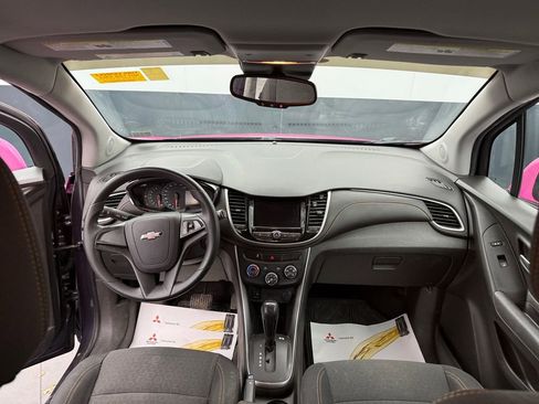 Used 2019 Chevrolet Trax LS image 28
