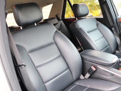 Used 2009 Mercedes-Benz ML 320 BlueTEC 4MATIC image 36