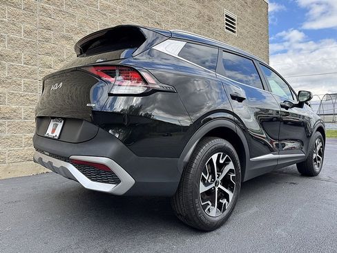 Used 2023 Kia Sportage EX AWD/4WD image 3