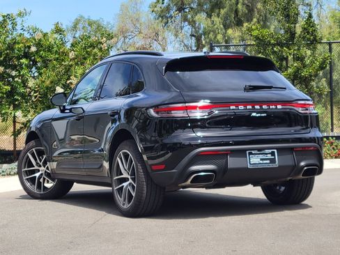 Used 2025 Porsche Macan image 2