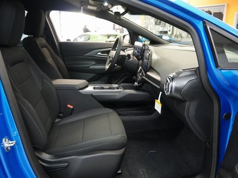 New 2026 Chevrolet Equinox EV LT image 30