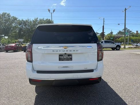 Used 2021 Chevrolet Suburban LT image 7